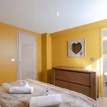 Spacieux Avec Sauna Au Centre De - Fr-1-343-190 아파트